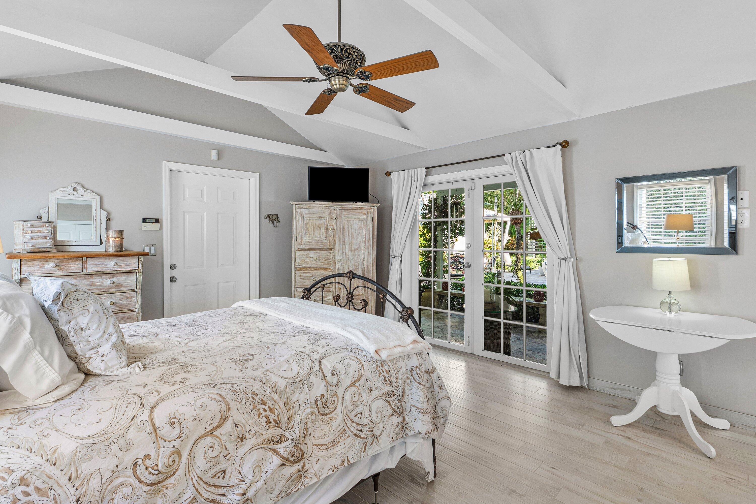 Palm Trail - Residential