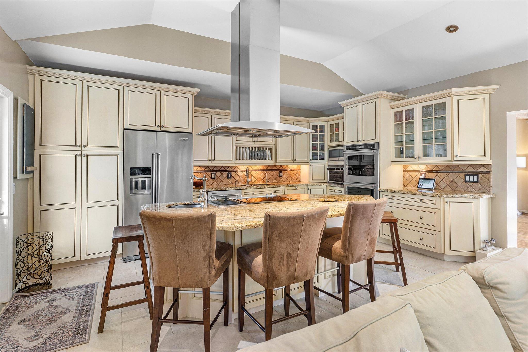 Palm Trail - Residential