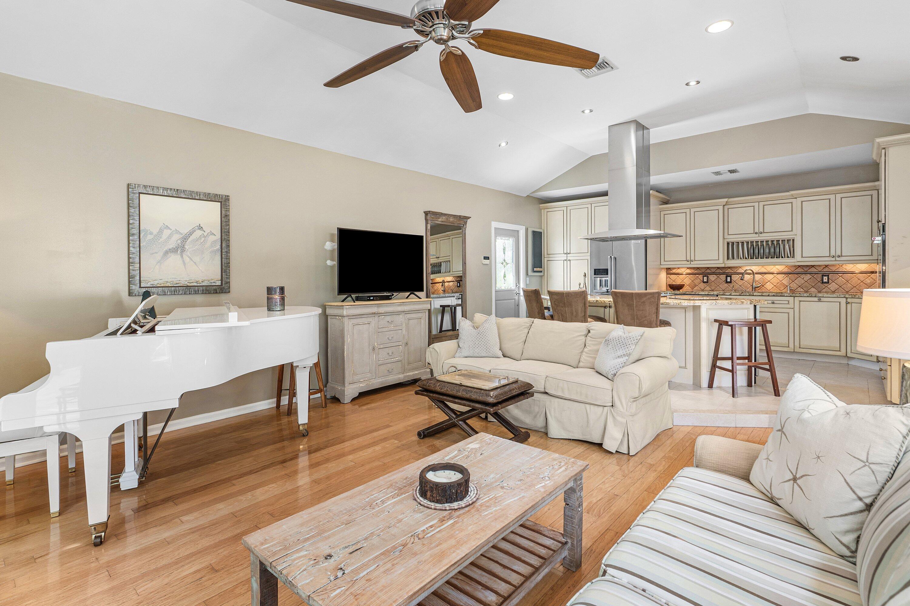 Palm Trail - Residential