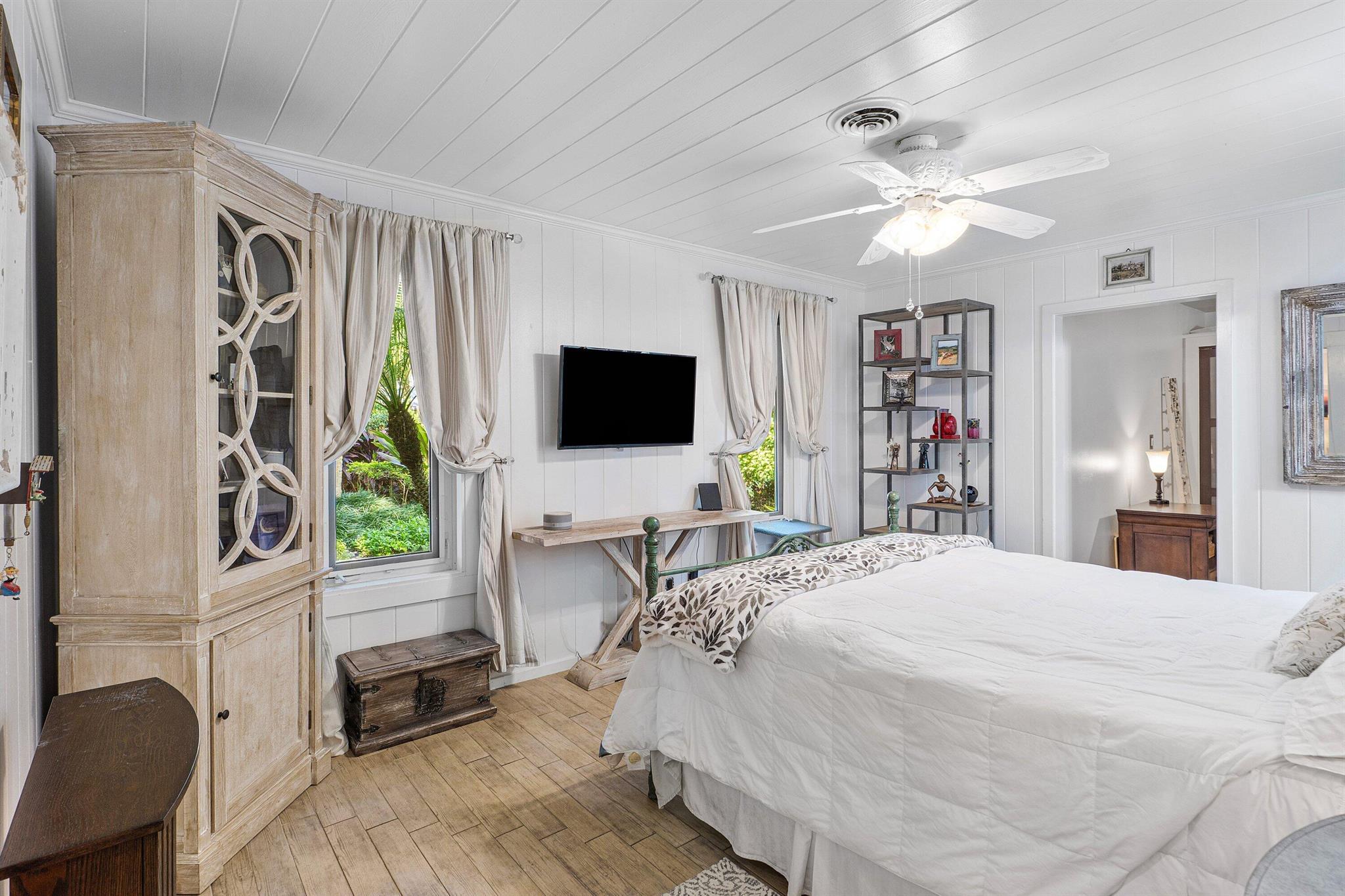 Palm Trail - Residential