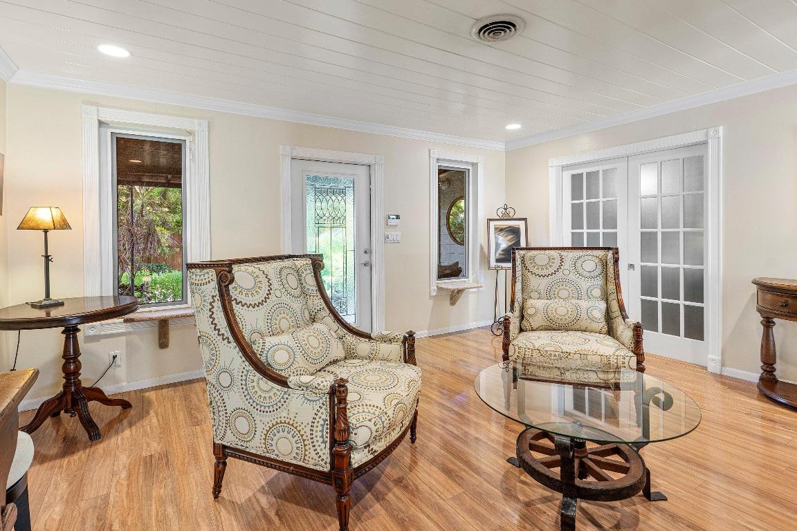 Palm Trail - Residential