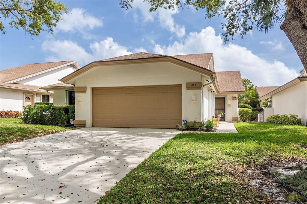 Photo of 311 Ridge Road, Jupiter, FL 33477 (MLS # R10699876)
