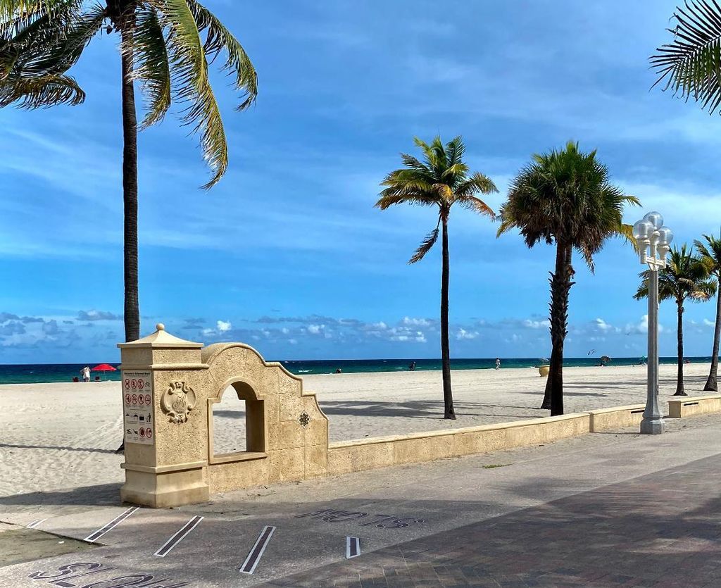Photo of 320 S Surf Road #205, Hollywood, FL 33019 (MLS # B26021993)