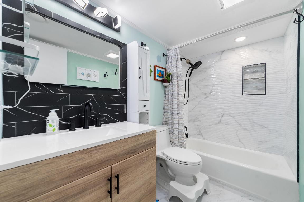 ISLAND CLUB THREE CONDO - Residential