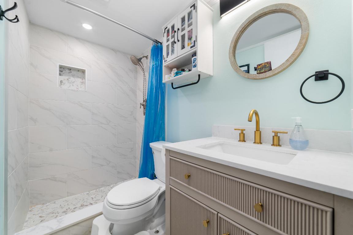 ISLAND CLUB THREE CONDO - Residential