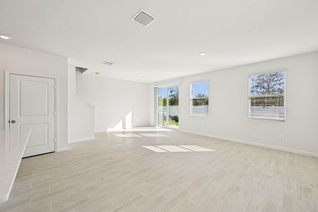 Photo of 602 Salisbury Circle, Fort Pierce, FL 34982 (MLS # B26005017)