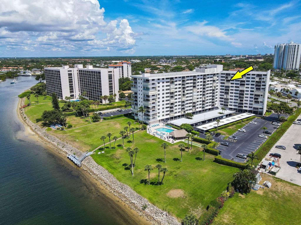 Photo of 336 Golfview Road #915, North Palm Beach, FL 33408 (MLS # R11011417)