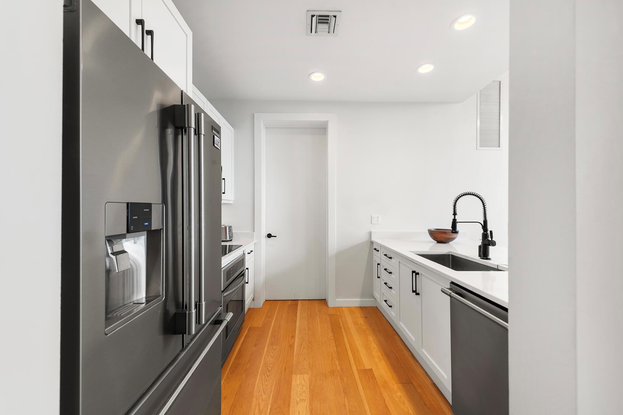 335 SE 6th Avenue 405