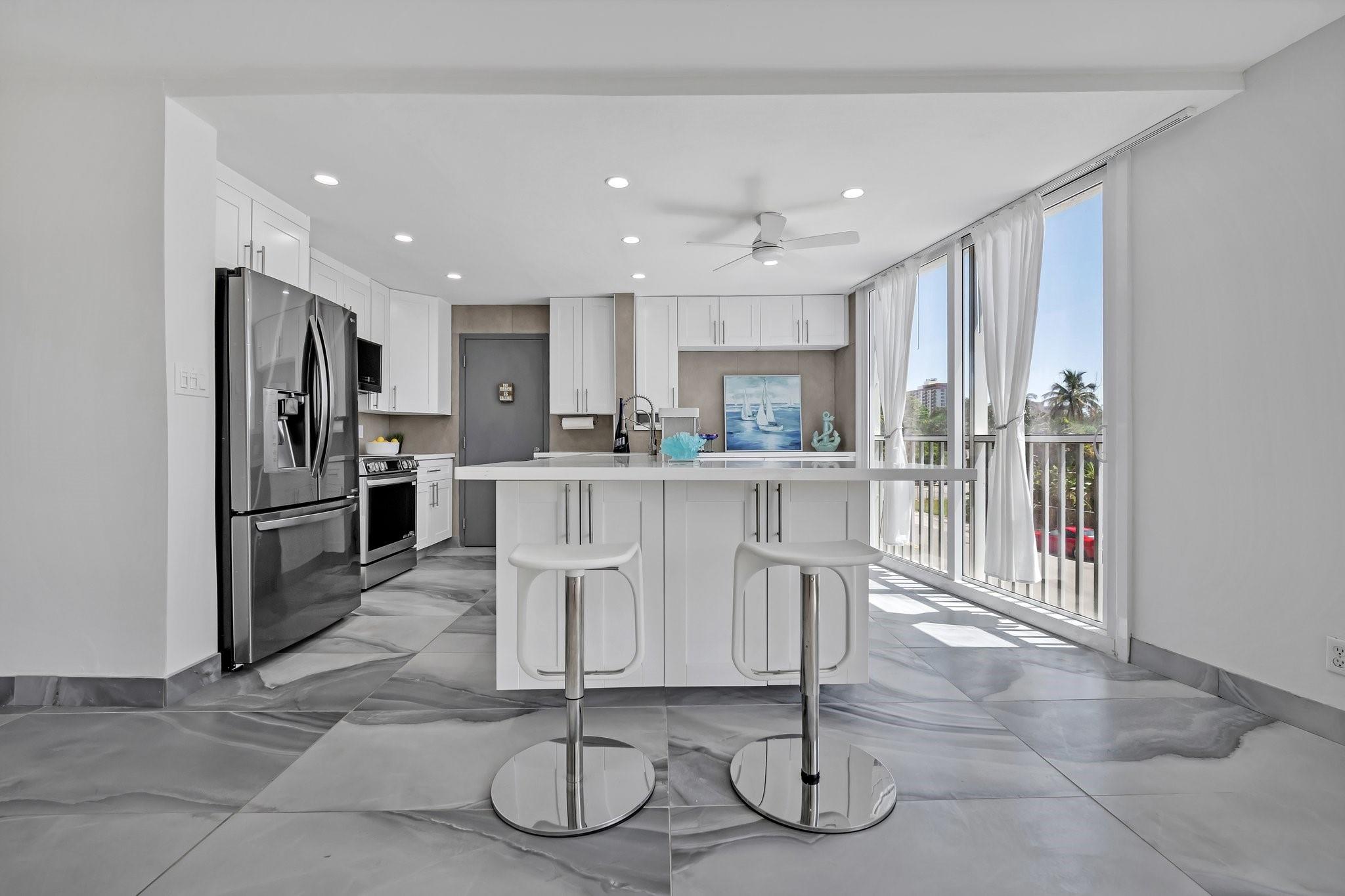 720 Bayshore Dr 202