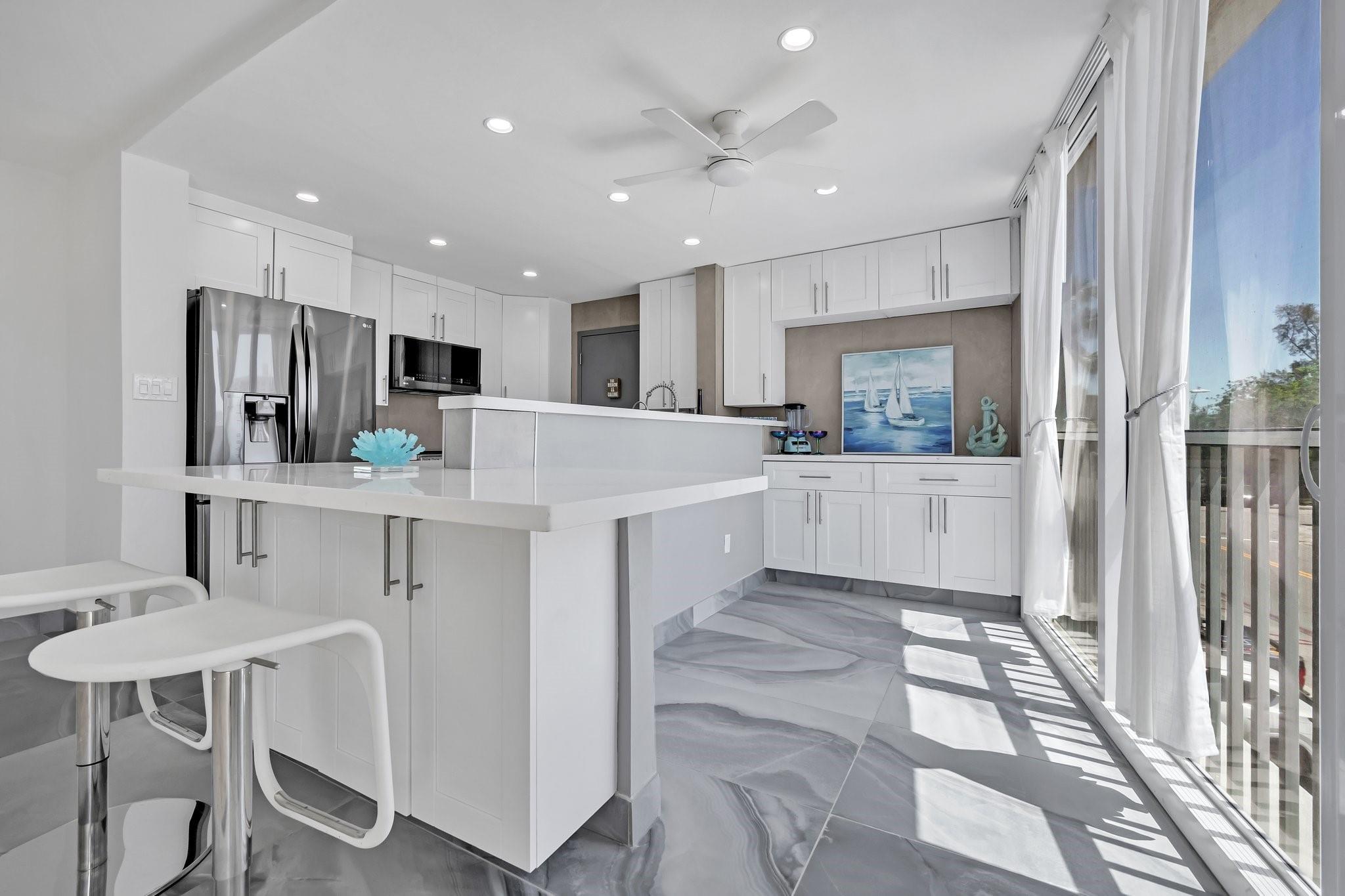 720 Bayshore Dr 202