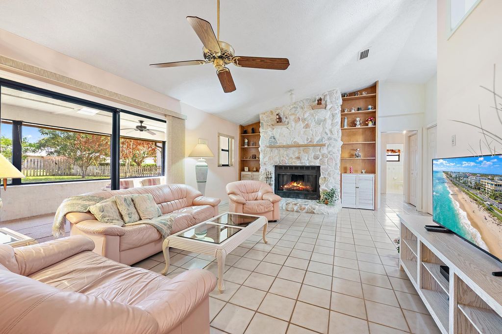 Photo of 122 N Naranja Avenue, Port Saint Lucie, FL 34983 (MLS # R11167070)