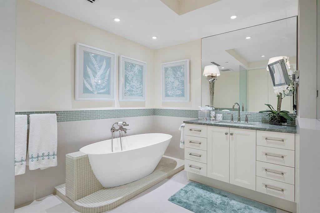 TWENTY SEVEN SEVENTY SOUTH OCEAN BLVD - Residential