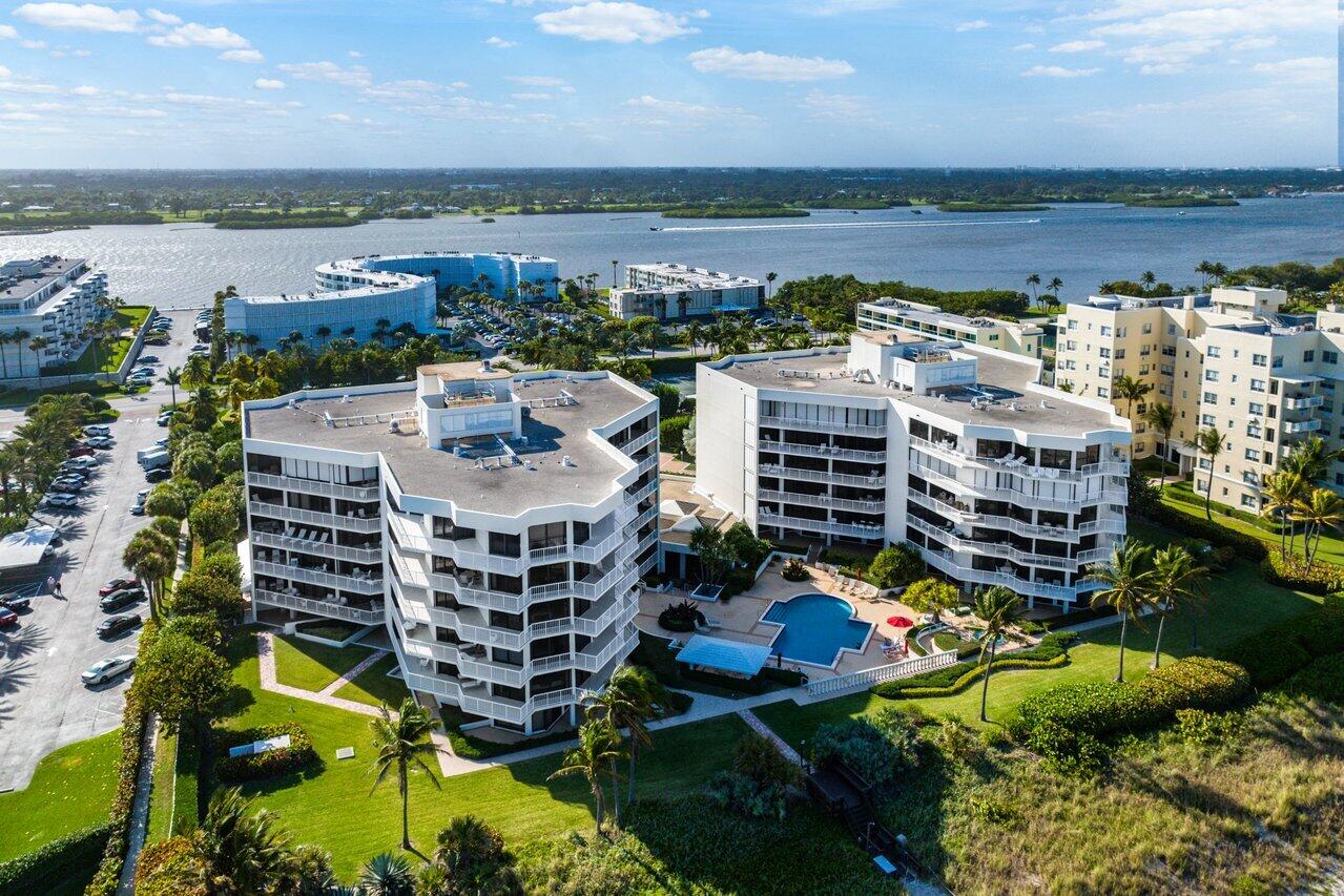 TWENTY SEVEN SEVENTY SOUTH OCEAN BLVD - Residential