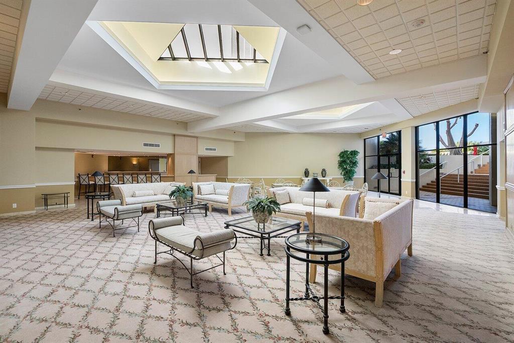 TWENTY SEVEN SEVENTY SOUTH OCEAN BLVD - Residential