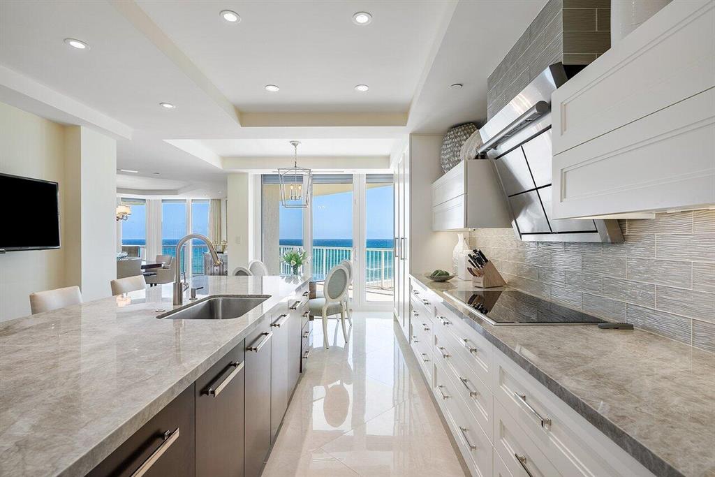 TWENTY SEVEN SEVENTY SOUTH OCEAN BLVD - Residential