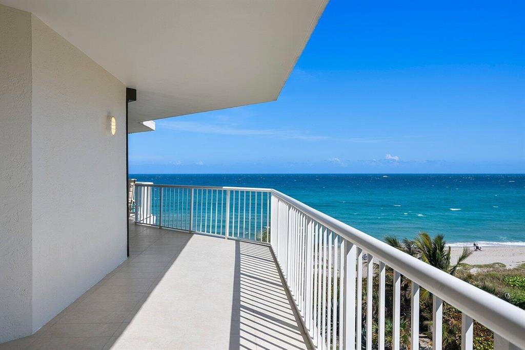 TWENTY SEVEN SEVENTY SOUTH OCEAN BLVD - Residential