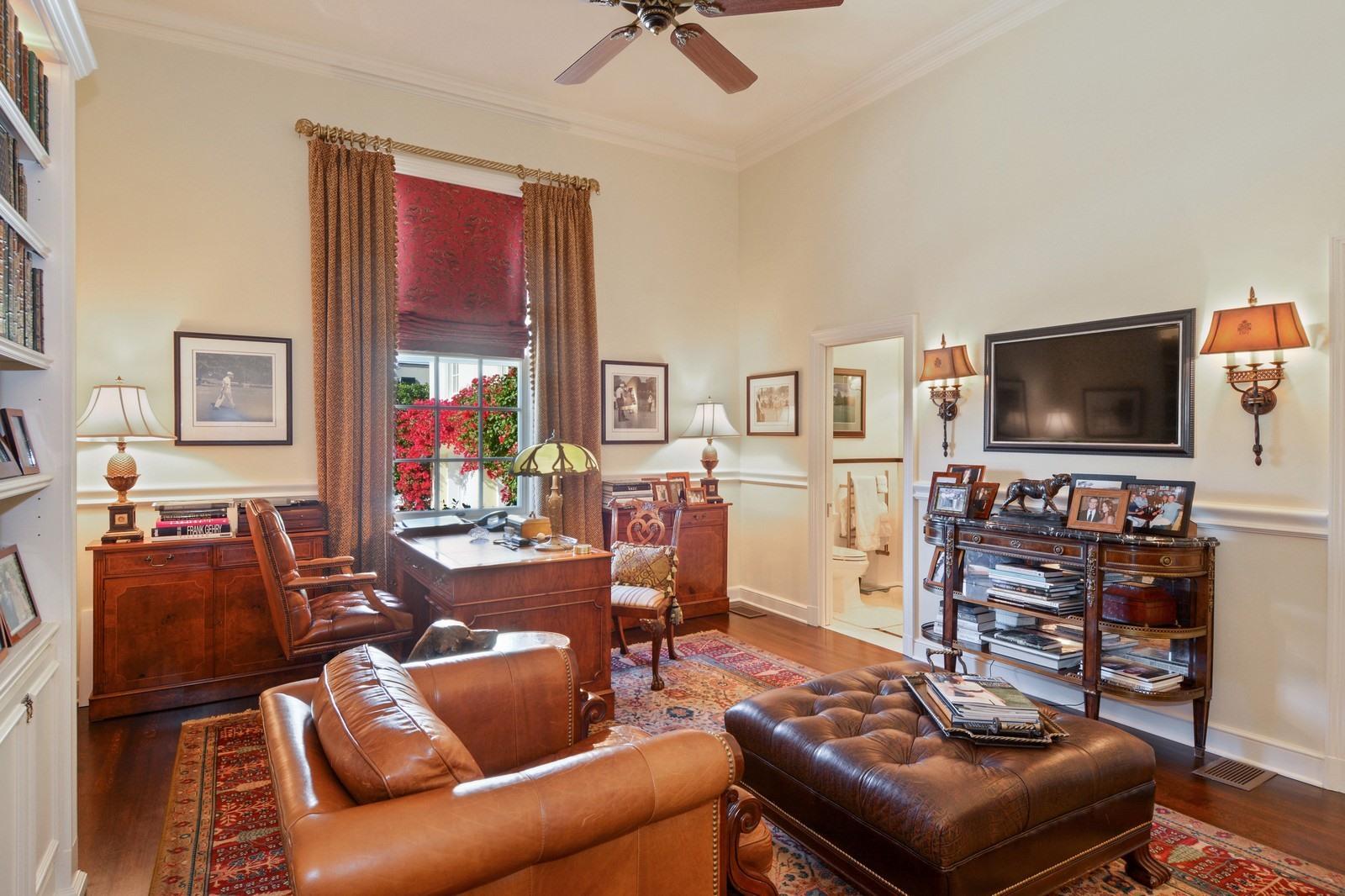 REGENTS PARK - Residential