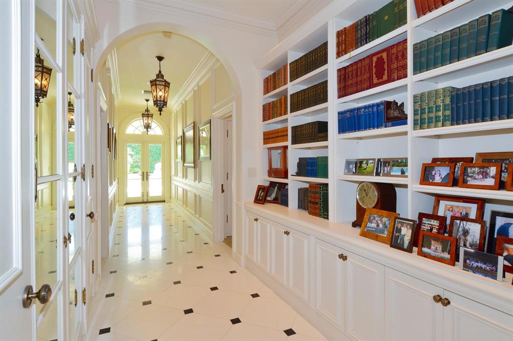 REGENTS PARK - Residential