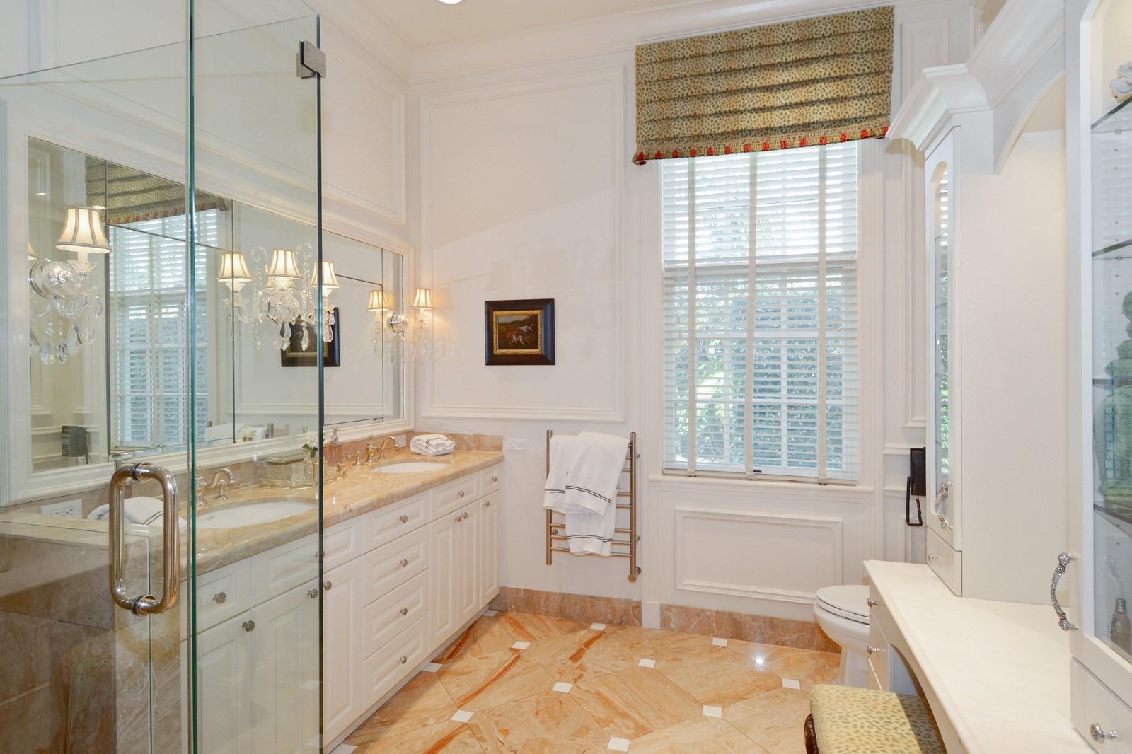 REGENTS PARK - Residential