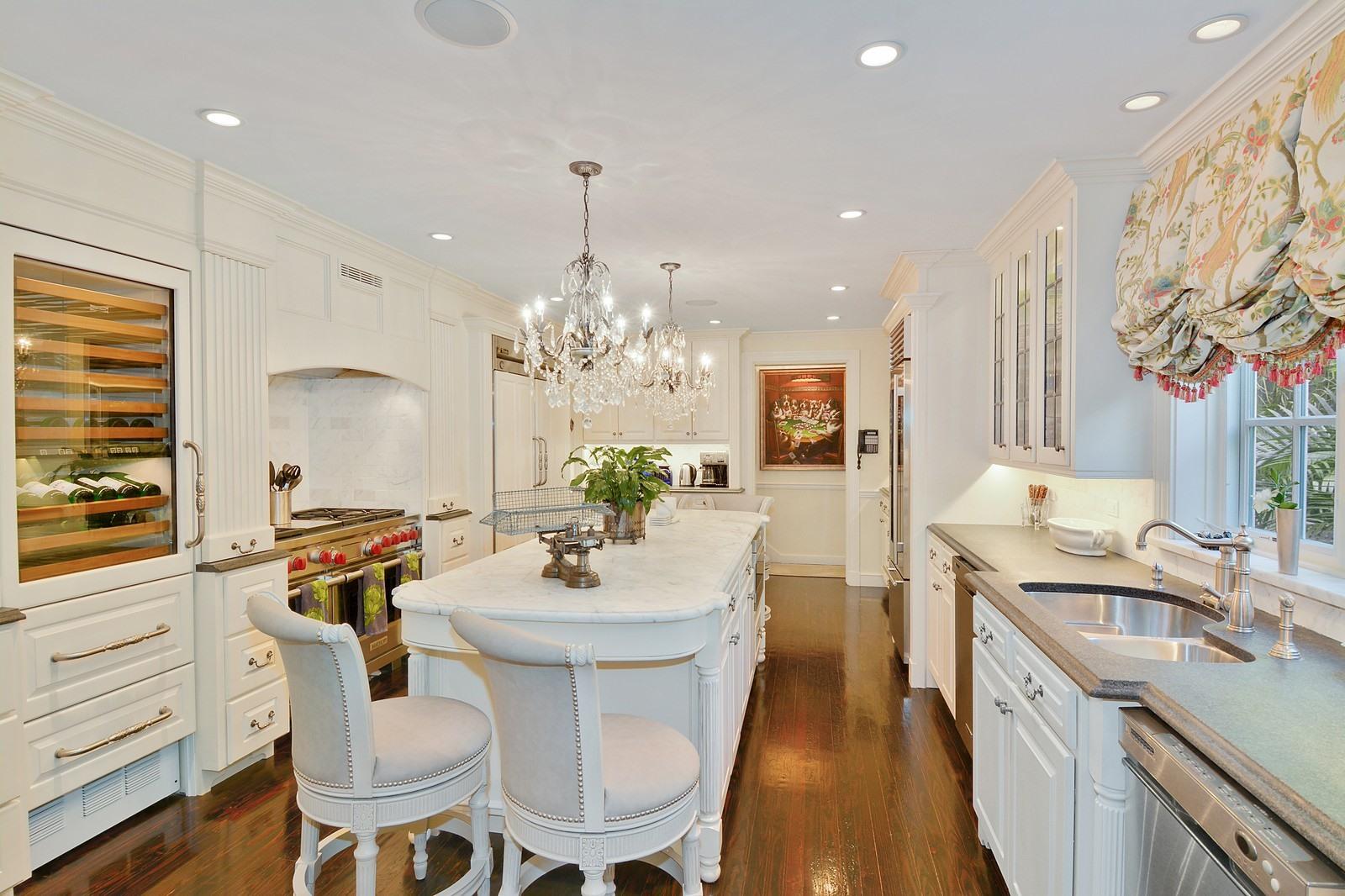 REGENTS PARK - Residential