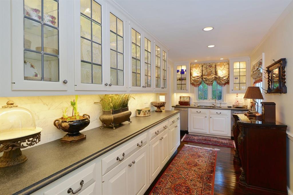 REGENTS PARK - Residential