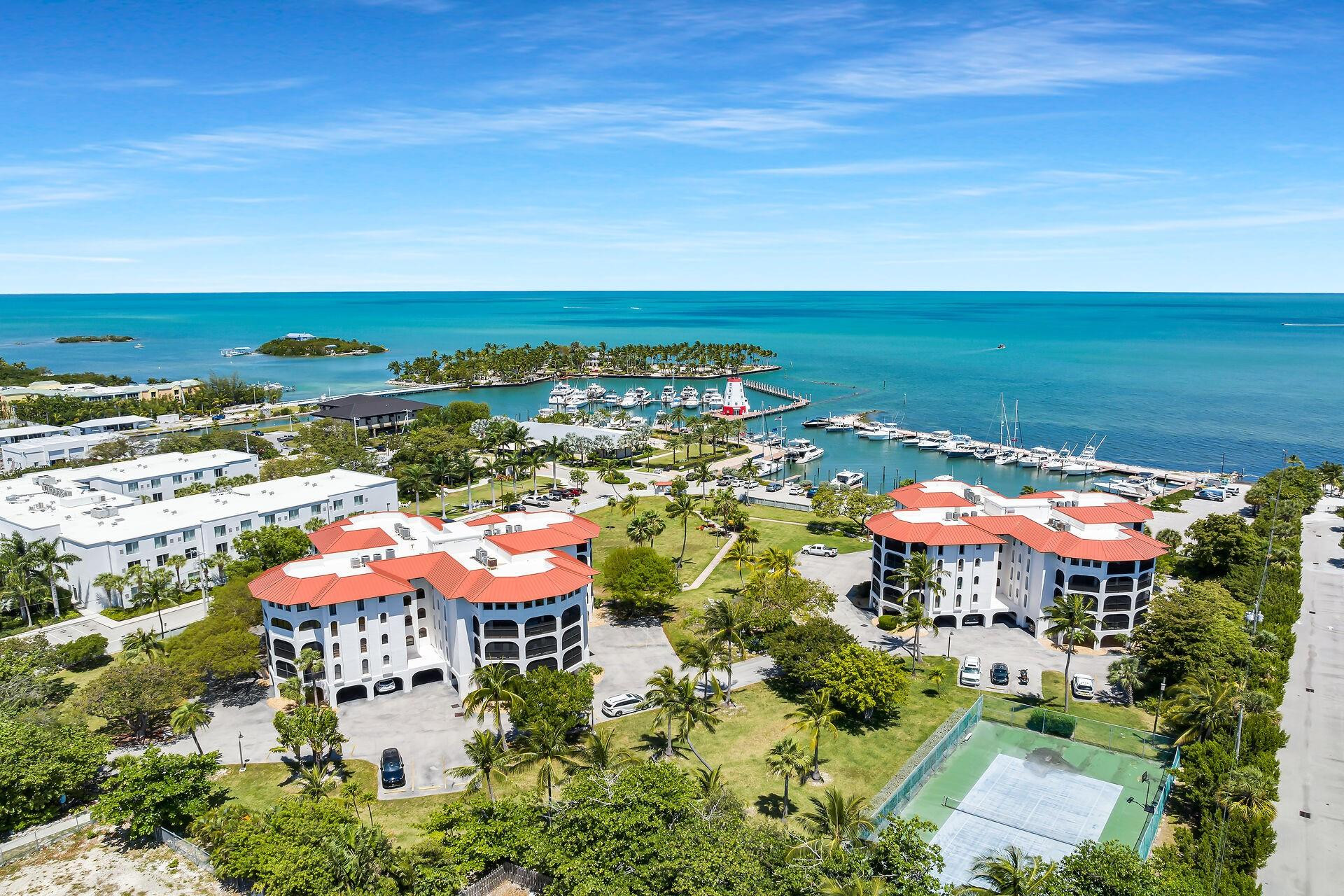 Faro Blanco - Residential