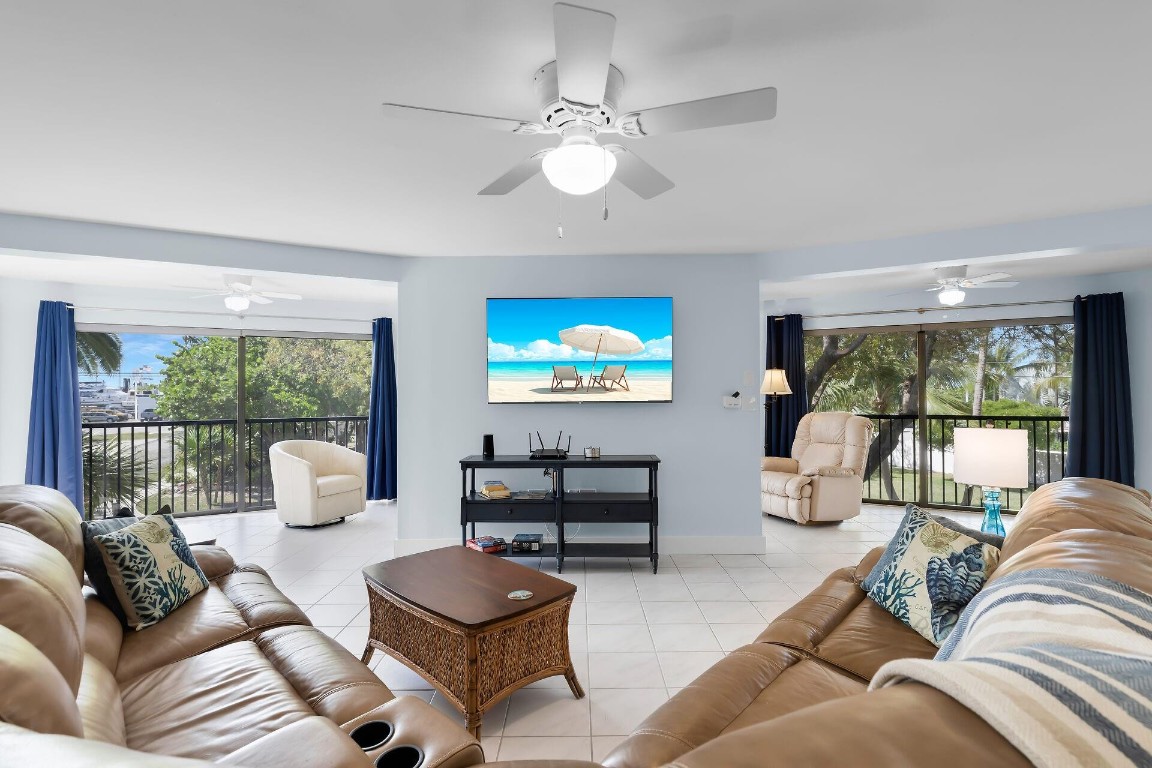 Faro Blanco - Residential