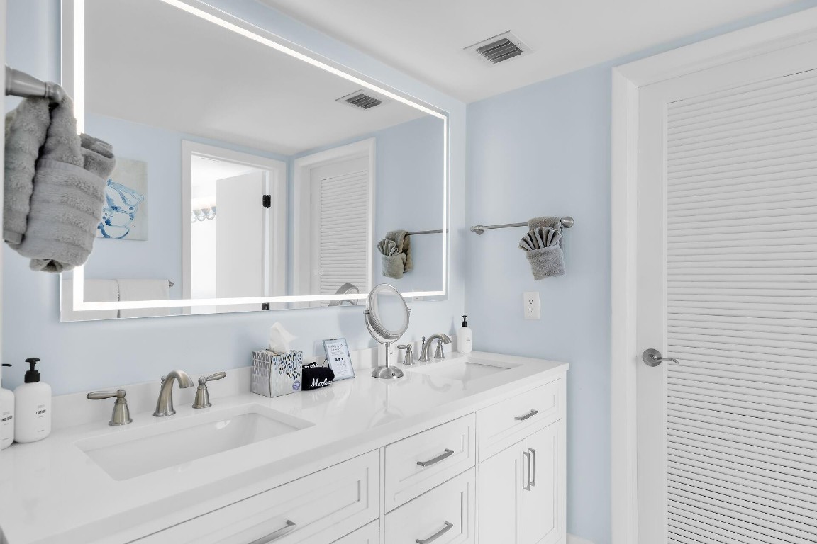 Faro Blanco - Residential