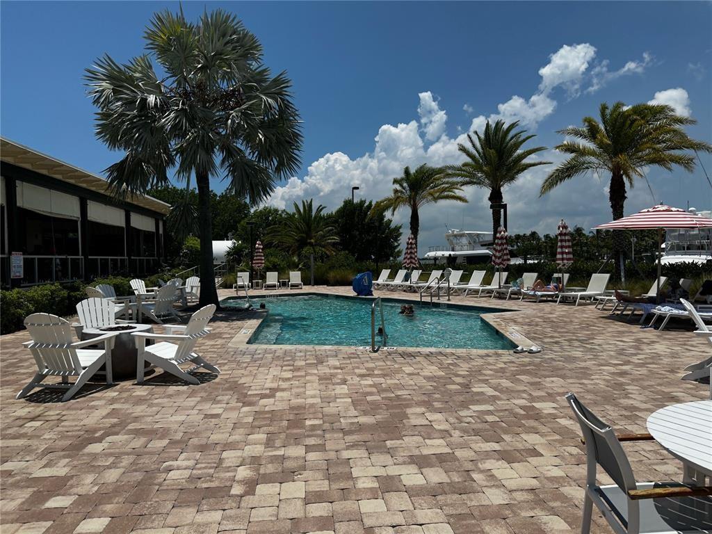 Faro Blanco - Residential