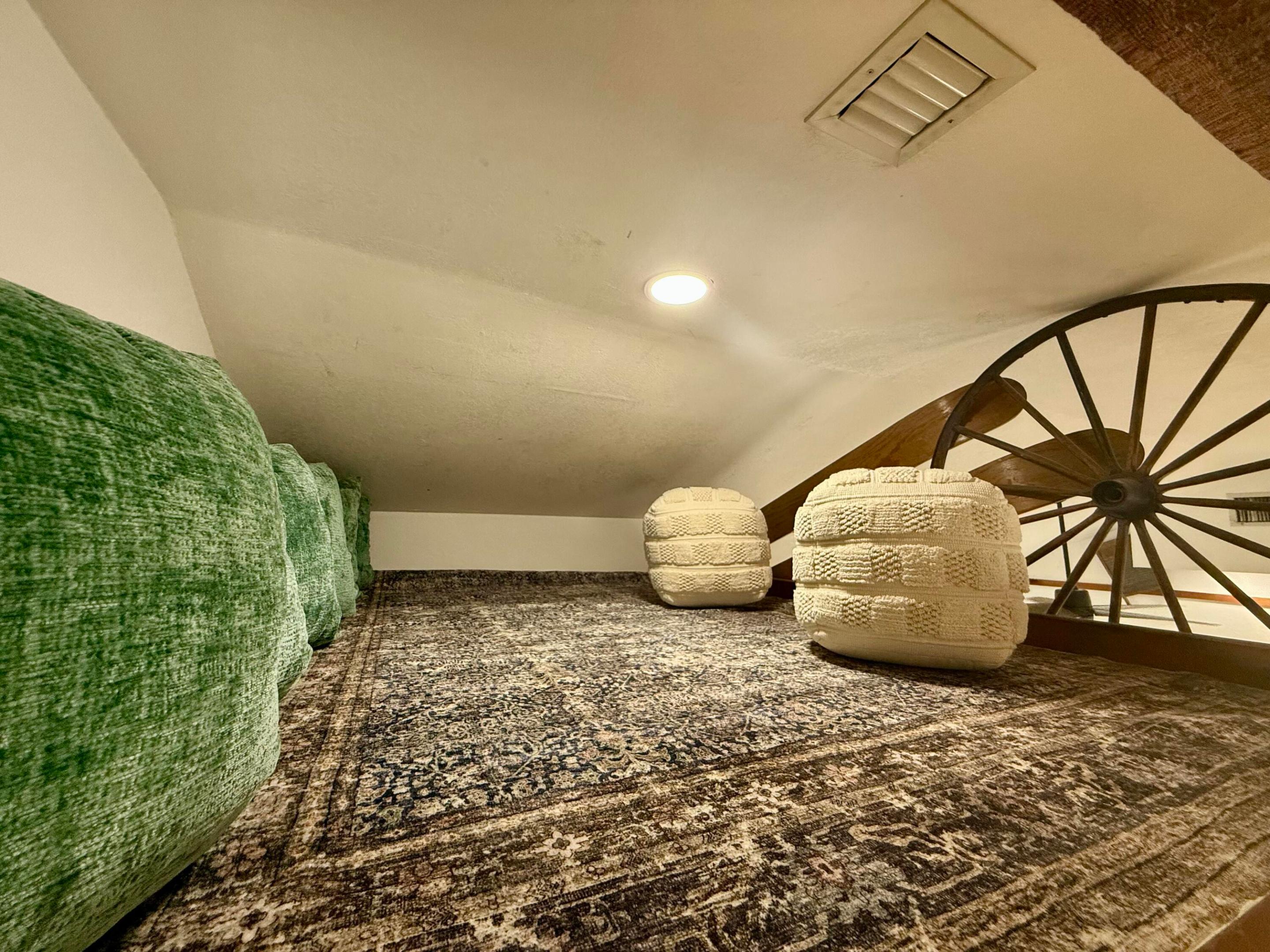 E 100 FT OF W 200 FT OF SW1/4 OF SW 1/4 OF SW 1/41 - Residential