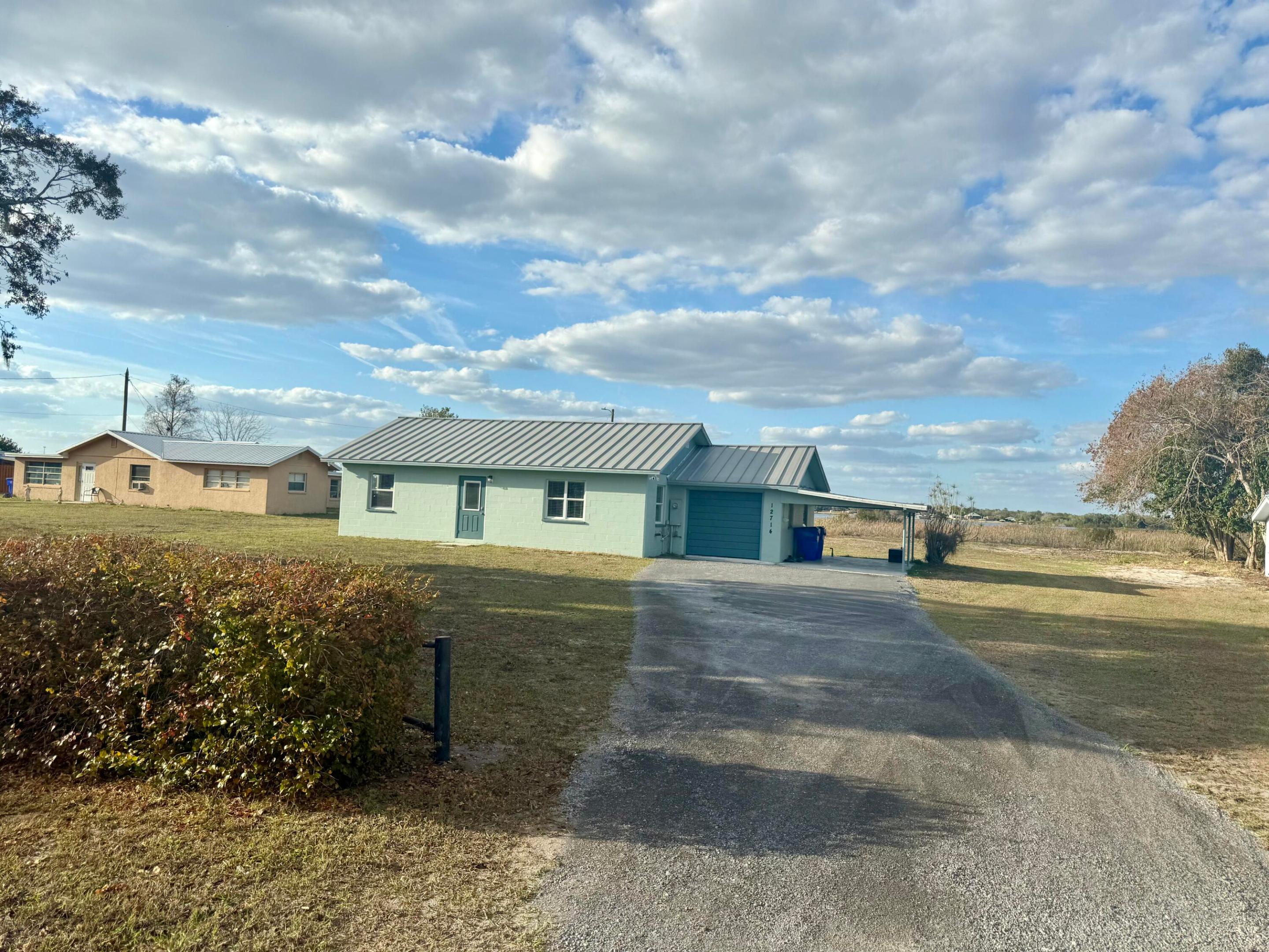 E 100 FT OF W 200 FT OF SW1/4 OF SW 1/4 OF SW 1/41 - Residential