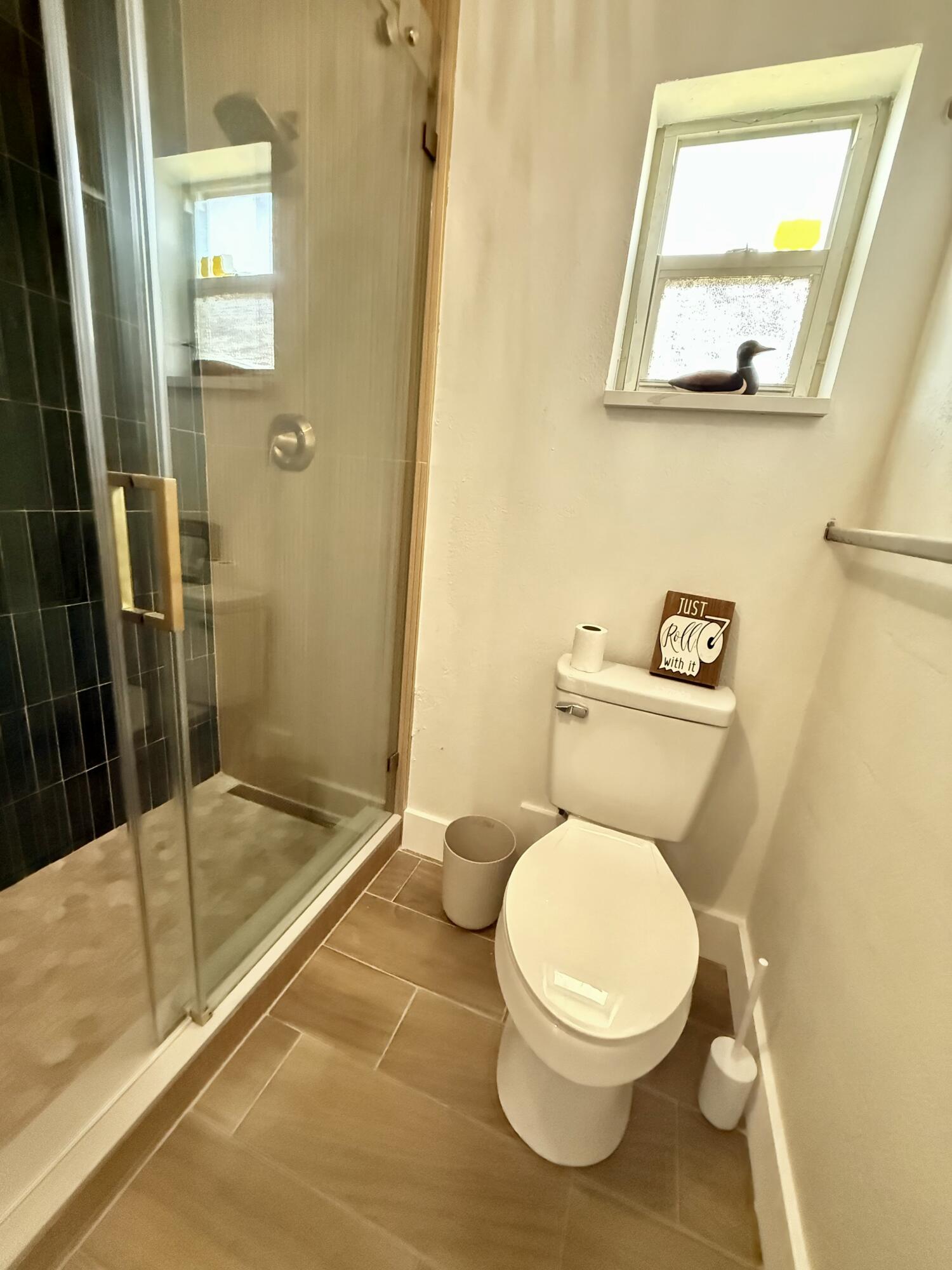 E 100 FT OF W 200 FT OF SW1/4 OF SW 1/4 OF SW 1/41 - Residential