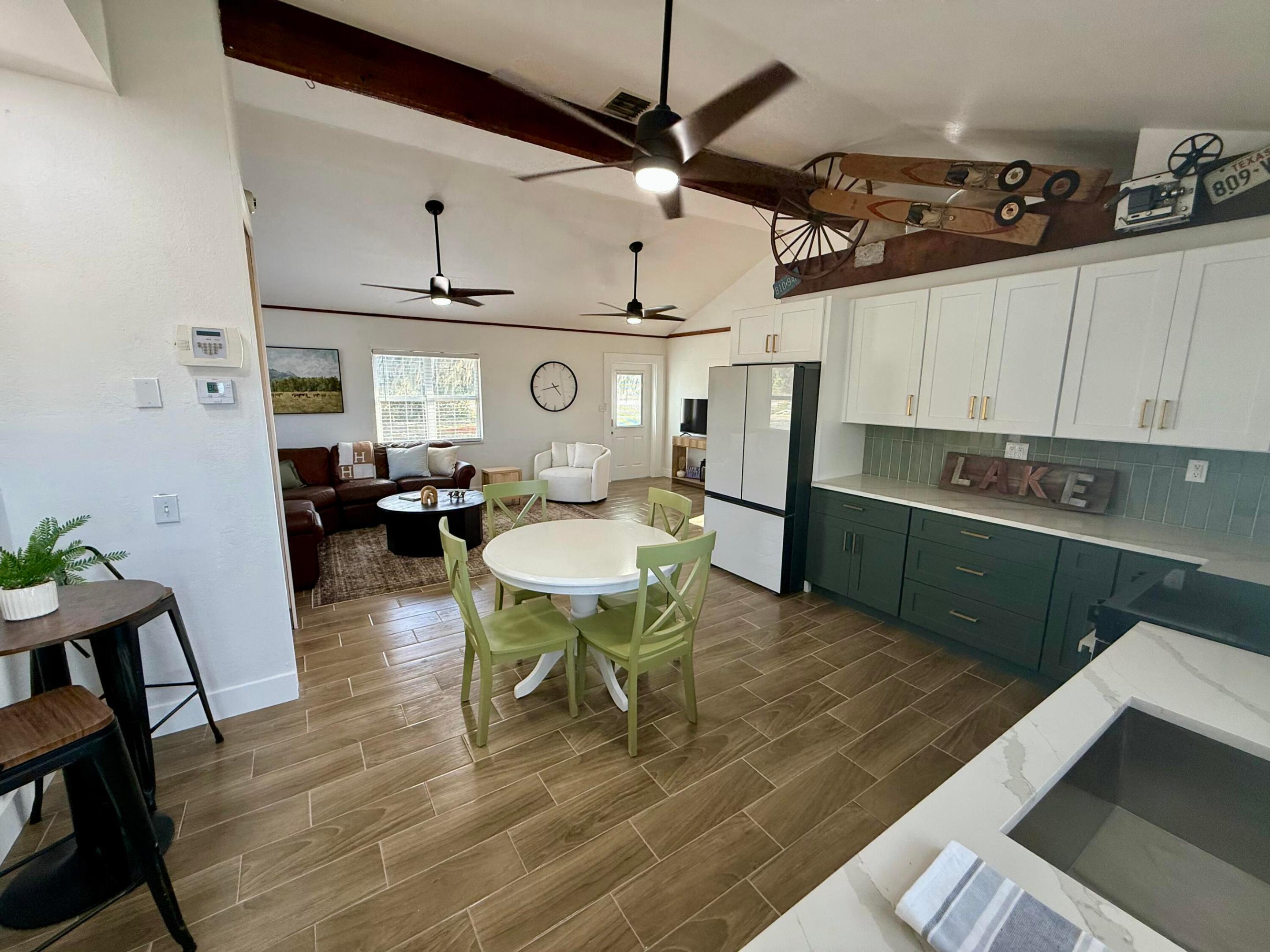 E 100 FT OF W 200 FT OF SW1/4 OF SW 1/4 OF SW 1/41 - Residential