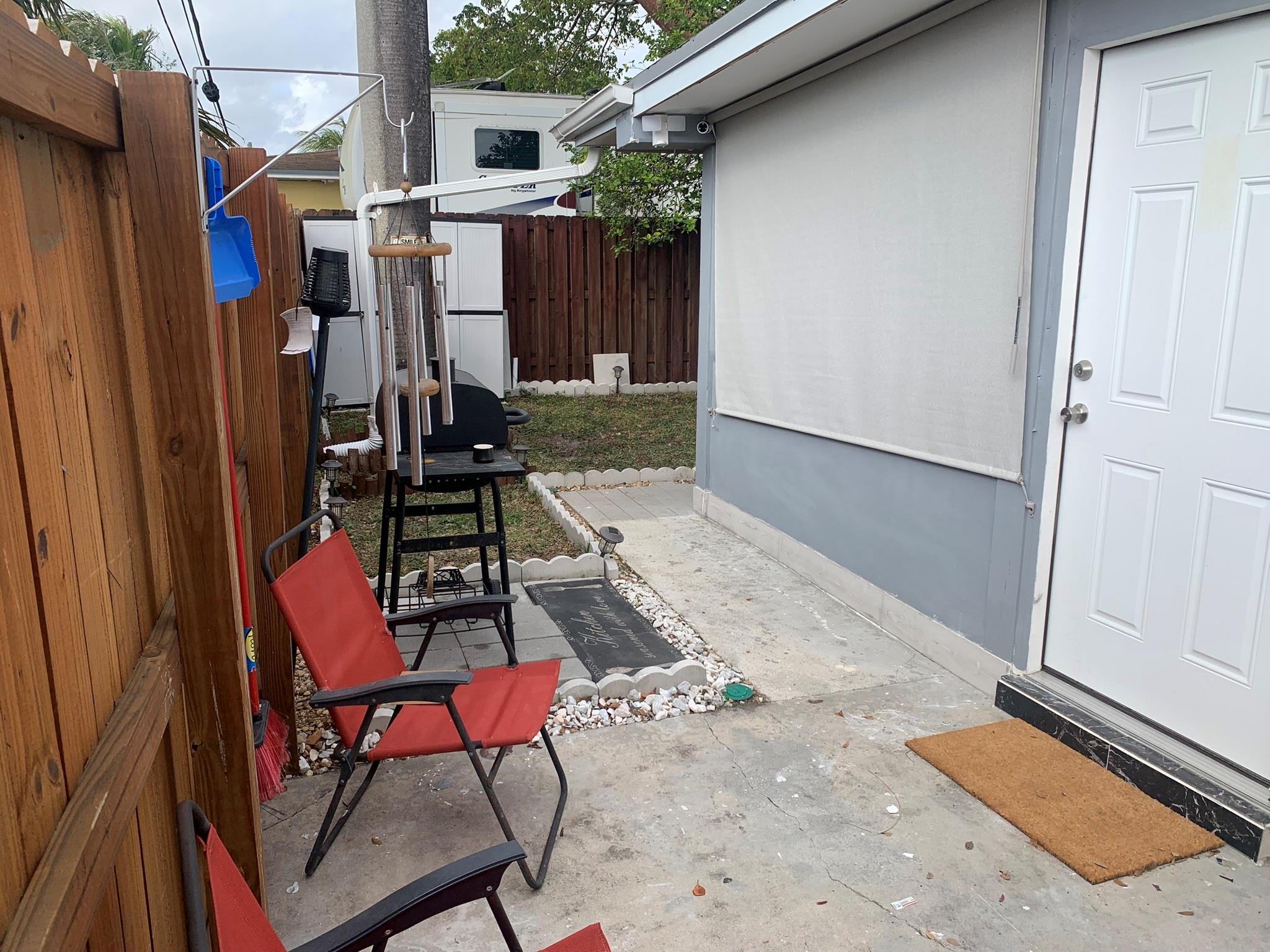BREEZYWAY MANOR ADD - Residential
