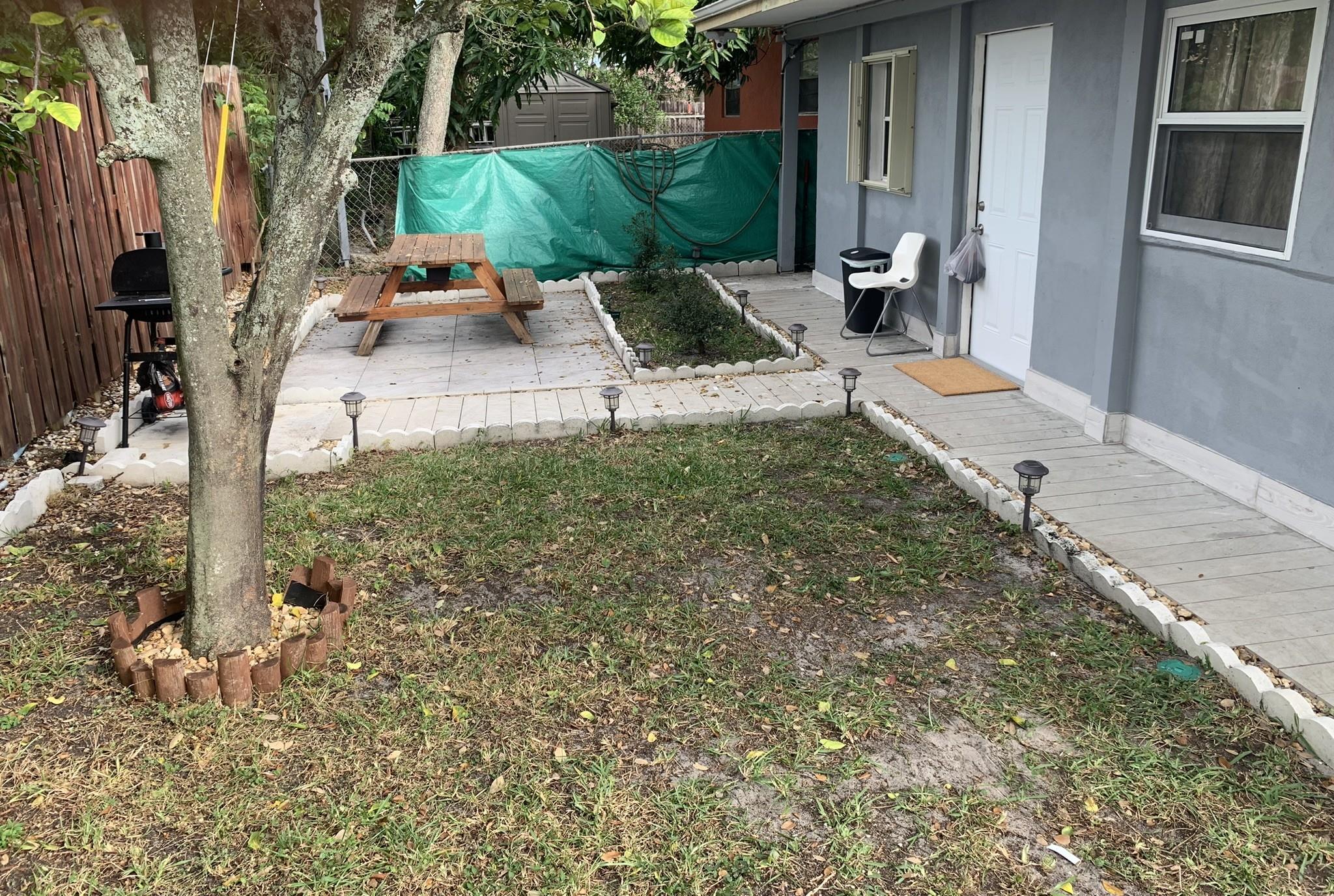BREEZYWAY MANOR ADD - Residential
