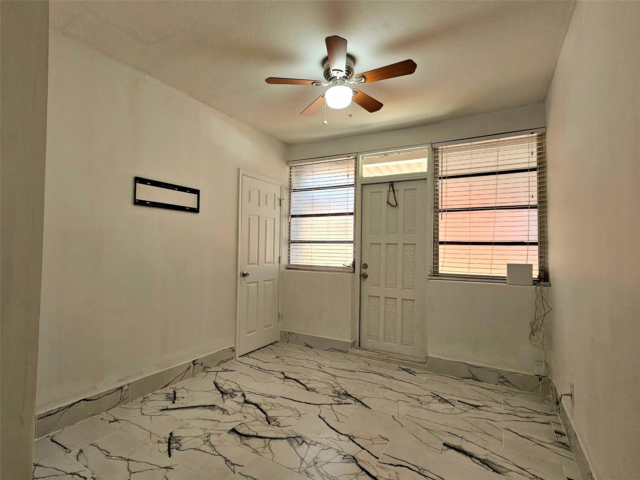 BREEZYWAY MANOR ADD - Residential