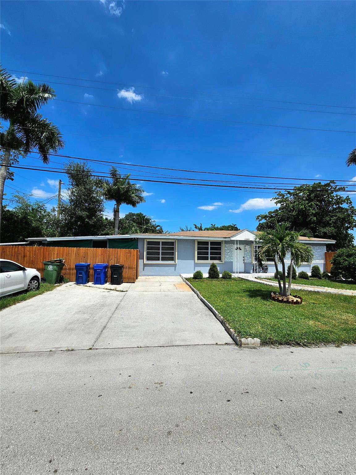 BREEZYWAY MANOR ADD - Residential