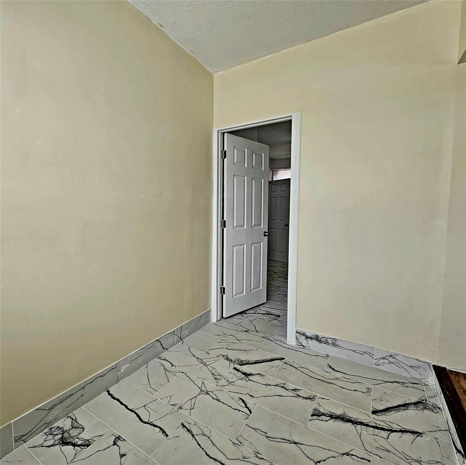 BREEZYWAY MANOR ADD - Residential