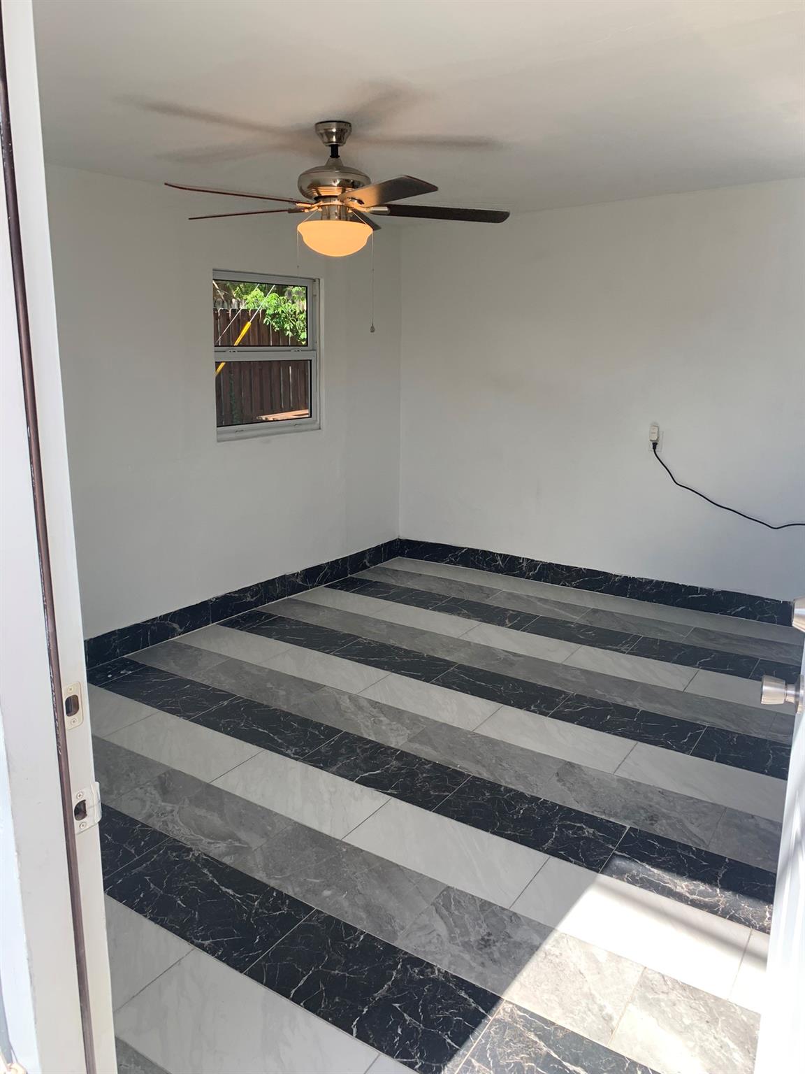 BREEZYWAY MANOR ADD - Residential