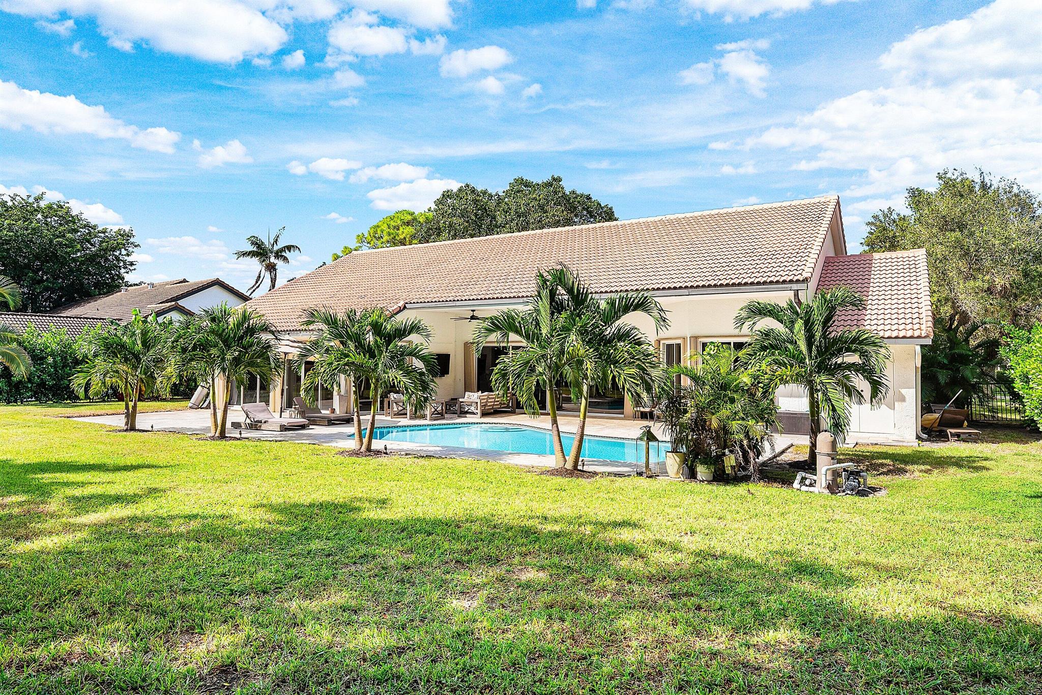 WOODFIELD HUNT CLUB II - Residential