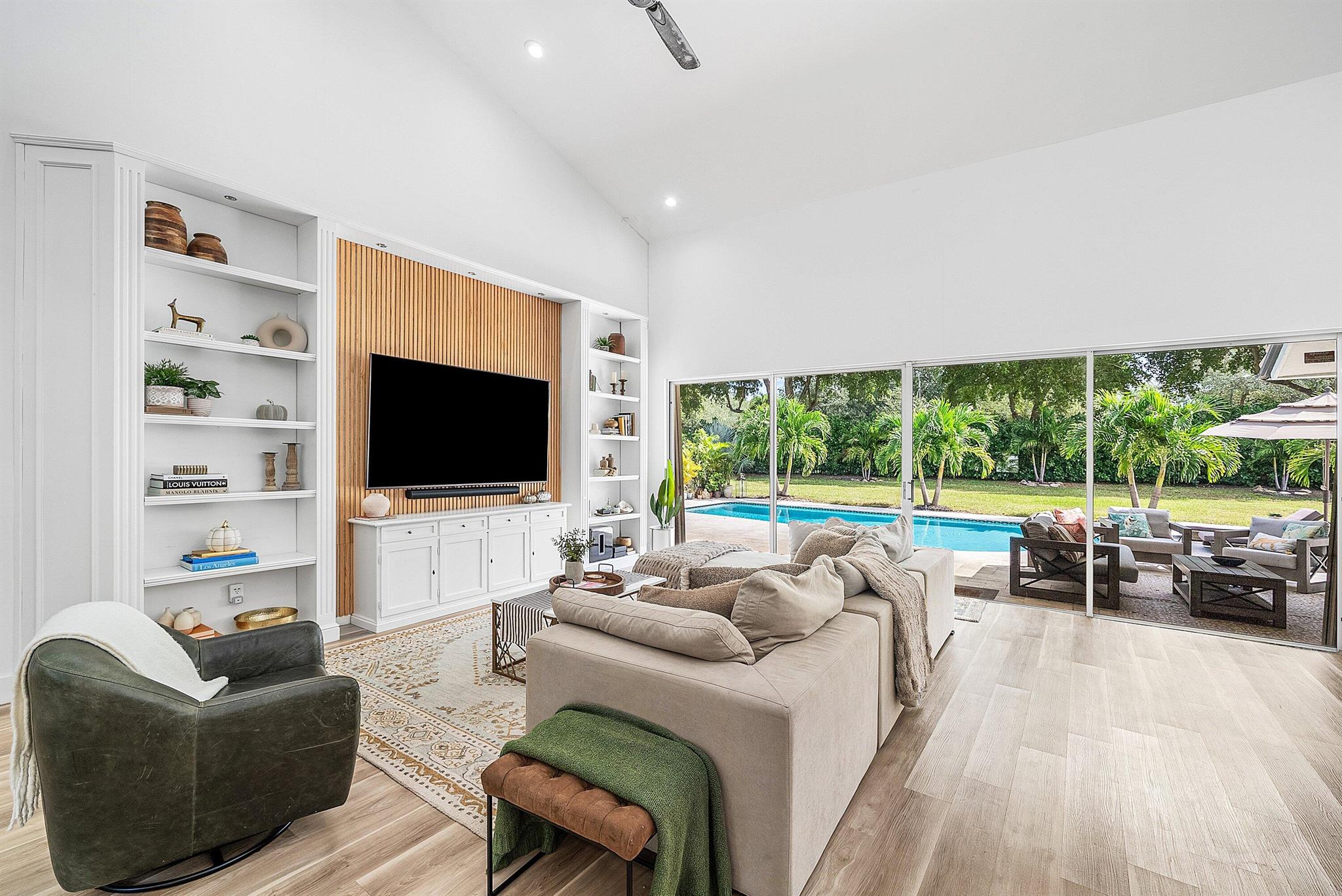 WOODFIELD HUNT CLUB II - Residential