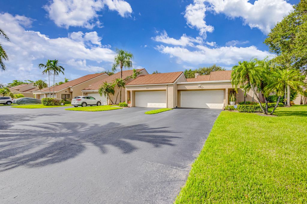 Photo of 52 Balfour Road, Palm Beach Gardens, FL 33418 (MLS # R10917197)
