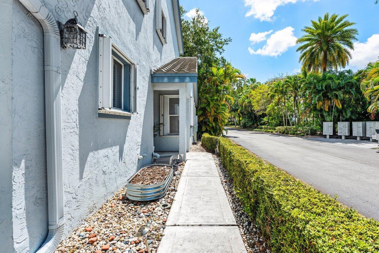 9818 Nickels Boulevard 1104
