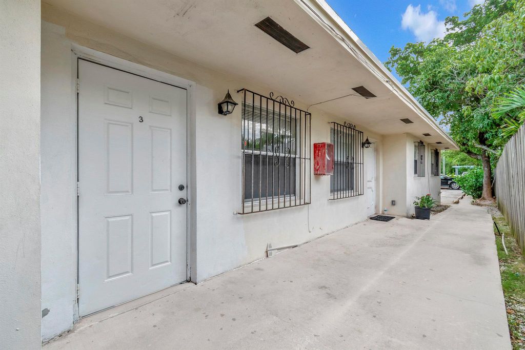 Photo of 421 S J Street #3, Lake Worth Beach, FL 33460 (MLS # R11081259)