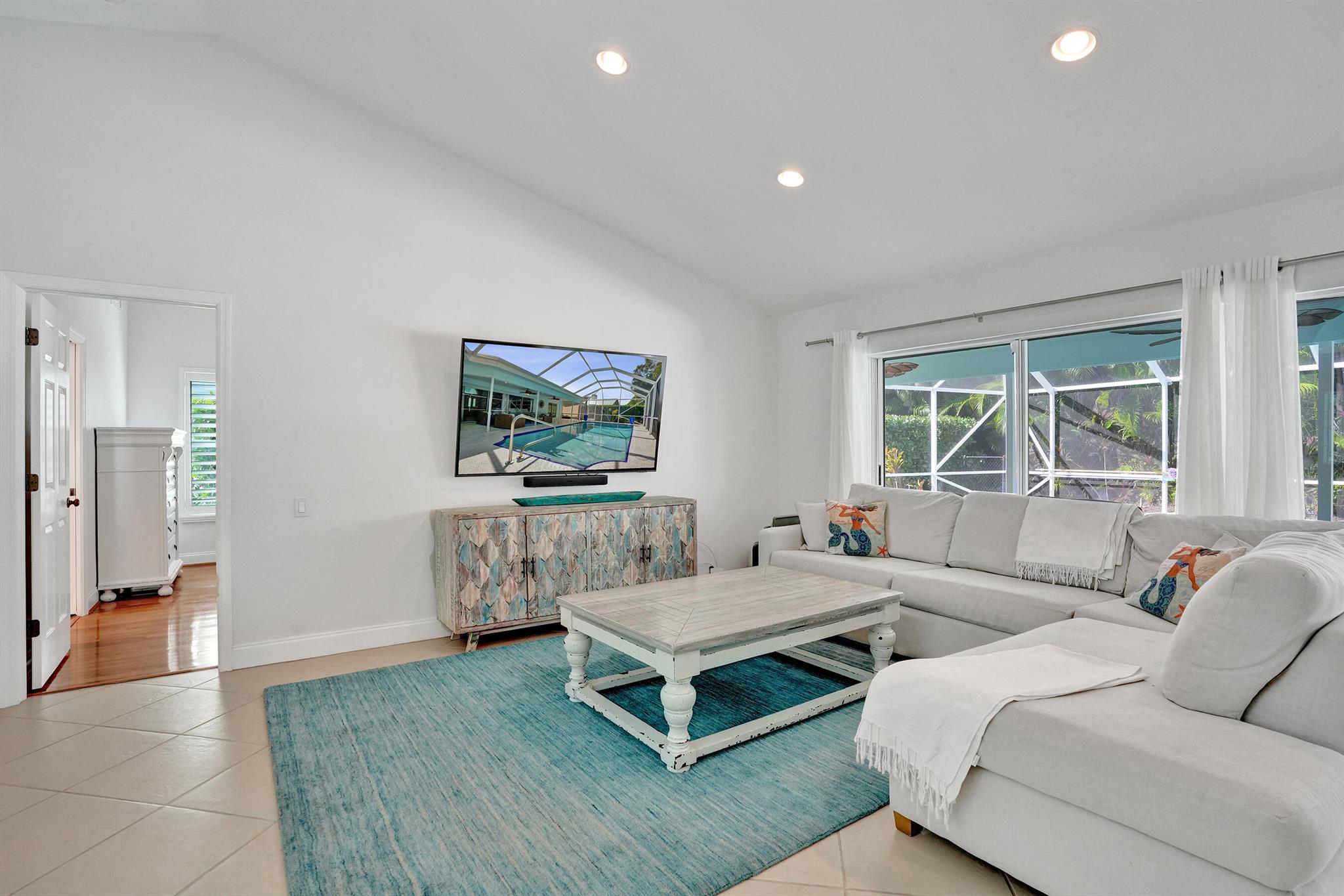 SHORES 3 - Residential