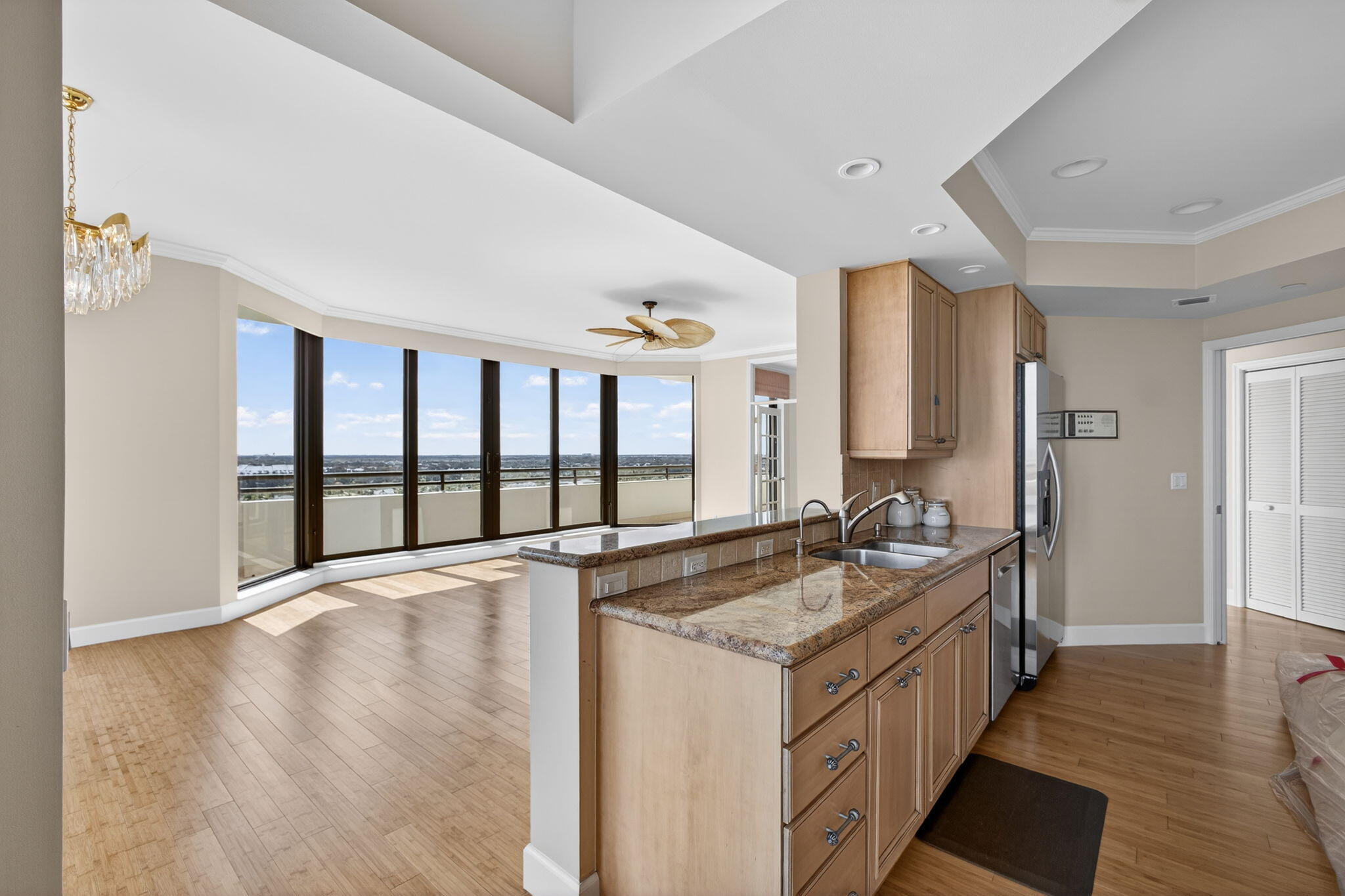 SOUTHPORTE ONE AT JONATHANS LANDING CONDO - Residential