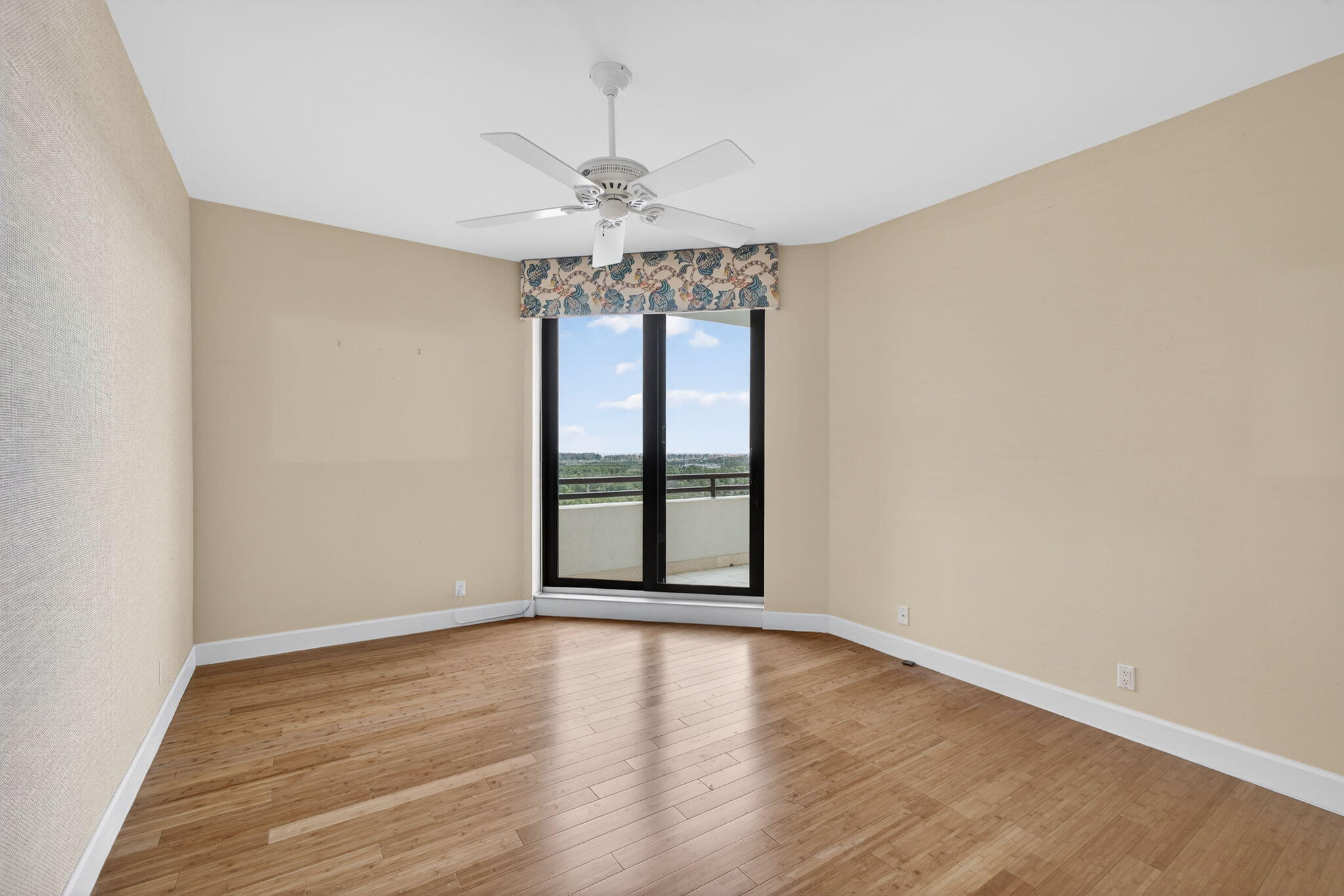 SOUTHPORTE ONE AT JONATHANS LANDING CONDO - Residential
