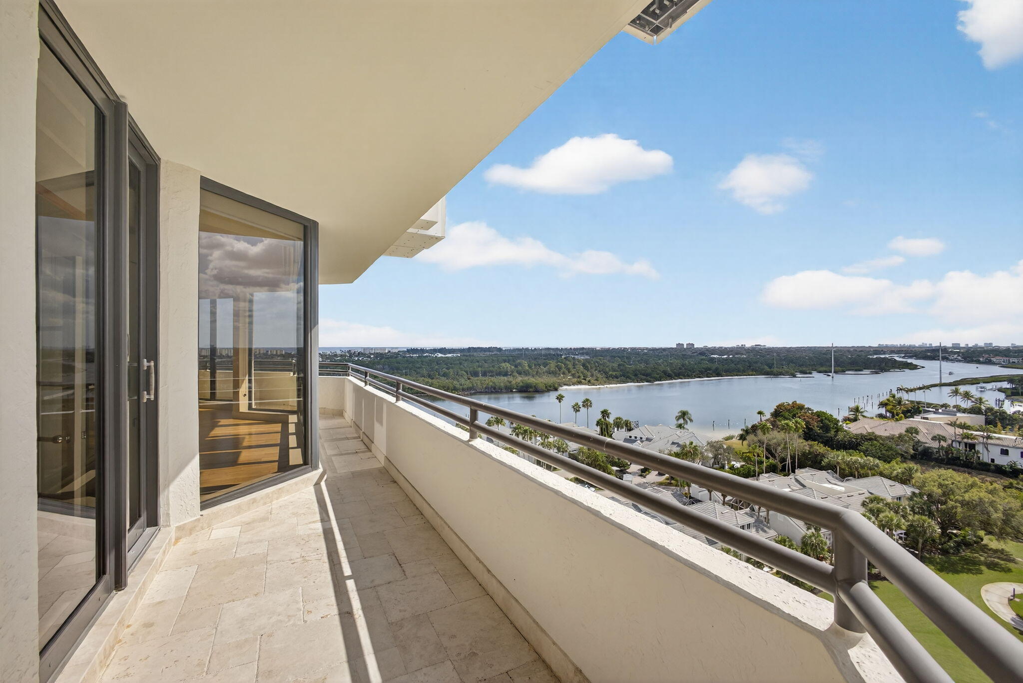 SOUTHPORTE ONE AT JONATHANS LANDING CONDO - Residential