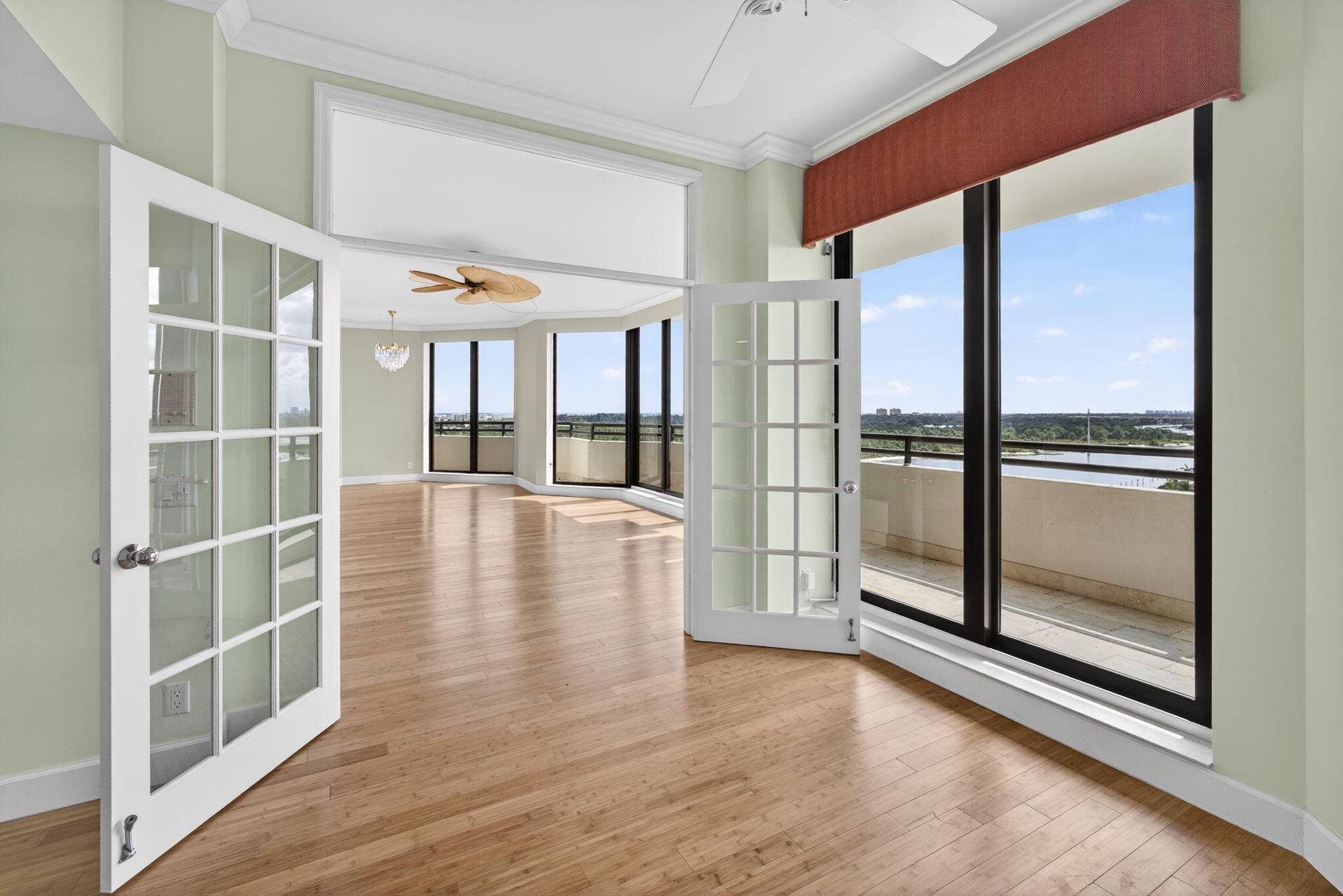 SOUTHPORTE ONE AT JONATHANS LANDING CONDO - Residential