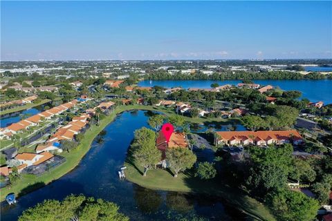 A home in Deerfield Beach